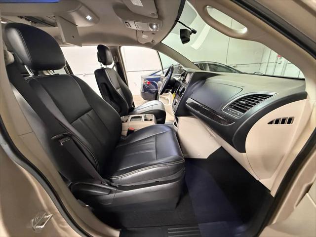 2015 Chrysler Town & Country Touring