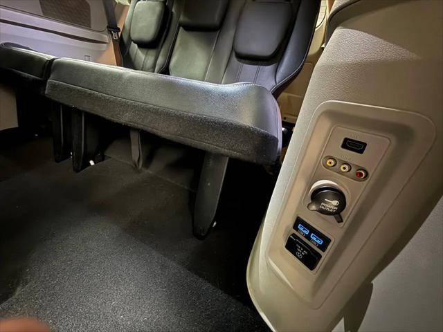 2015 Chrysler Town & Country Touring