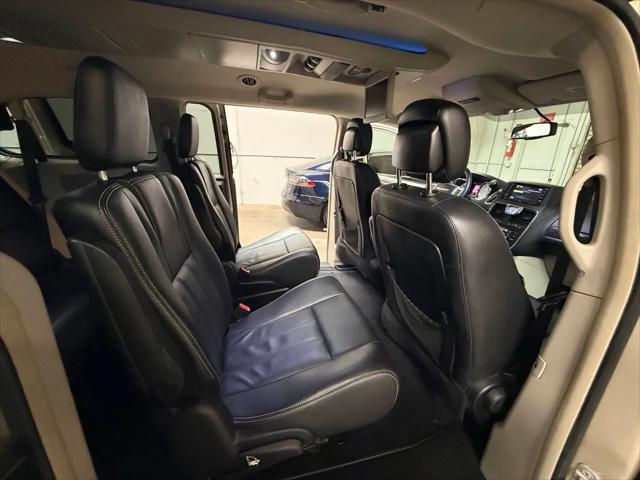2015 Chrysler Town & Country Touring