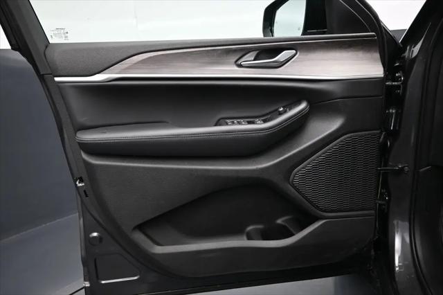 2026 Jeep Grand Cherokee L Altitude 4x4