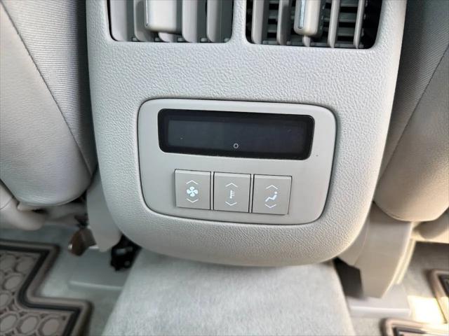 2011 Cadillac DTS Premium Collection