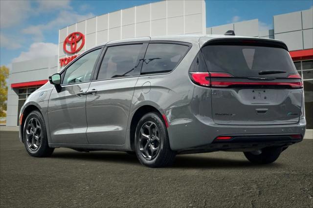 2023 Chrysler Pacifica Hybrid Limited