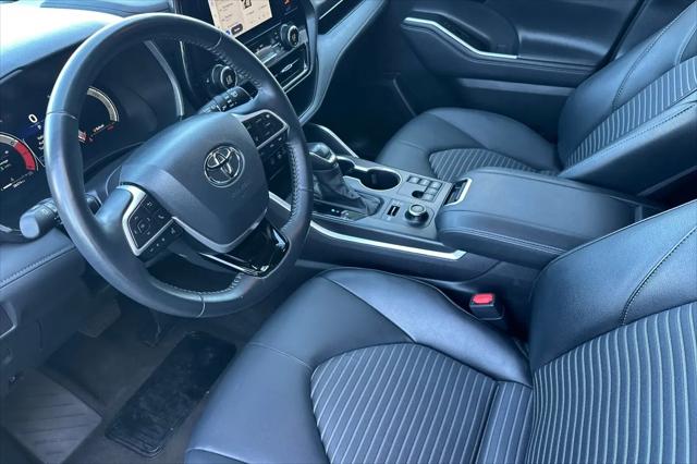 2025 Toyota Highlander LE