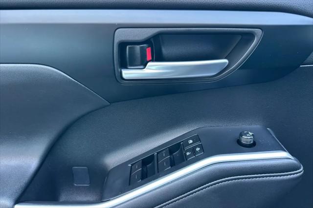 2025 Toyota Highlander LE