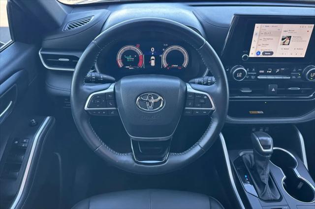 2025 Toyota Highlander LE