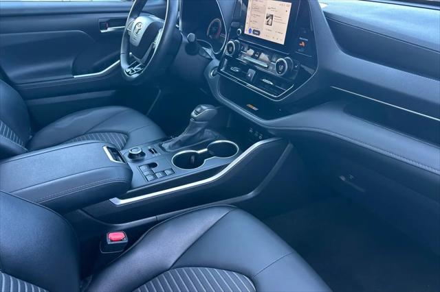 2025 Toyota Highlander LE
