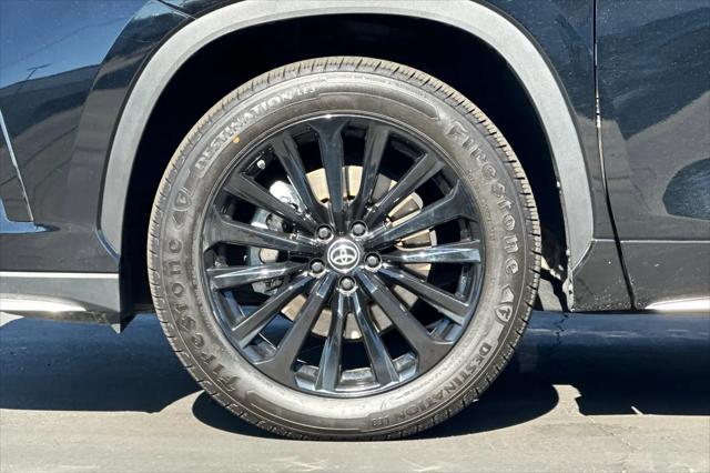 2025 Toyota Highlander LE