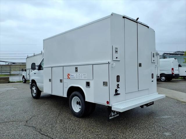 2027 Ford E-Series Cutaway E-350