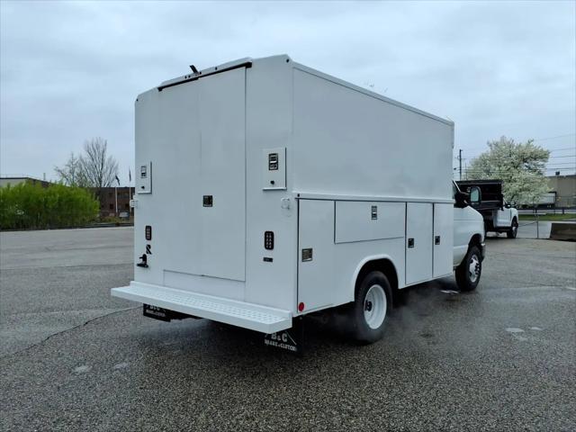 2027 Ford E-Series Cutaway E-350