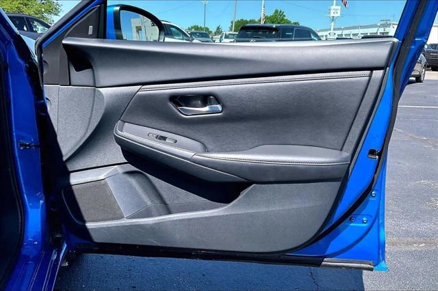 2024 Nissan Sentra SV Xtronic CVT