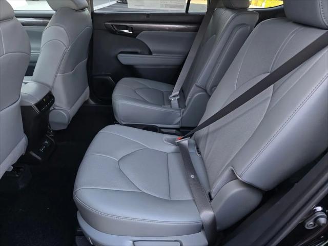 2026 Toyota Highlander Hybrid Limited