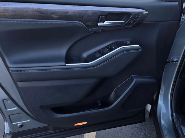 2026 Toyota Highlander Hybrid Limited