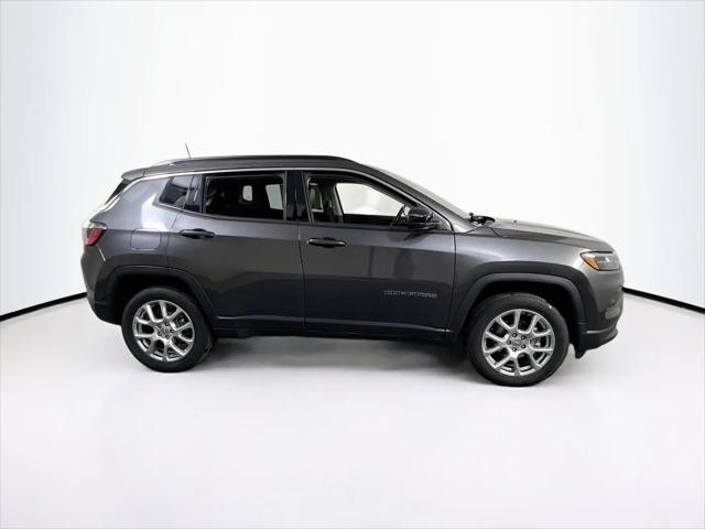 2022 Jeep Compass Latitude Lux 4x4