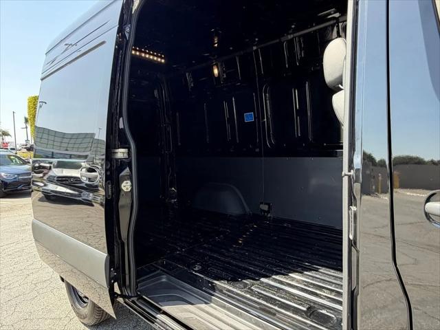 2024 Mercedes-Benz Sprinter 2500 Standard Roof 4-Cyl Diesel HO