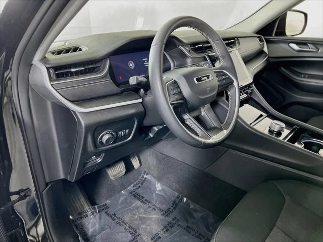 2023 Jeep Grand Cherokee Laredo 4x4