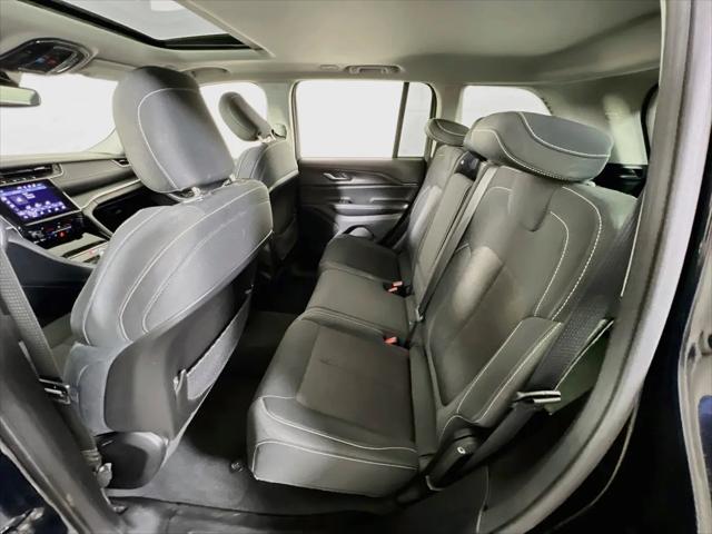 2023 Jeep Grand Cherokee Laredo 4x4