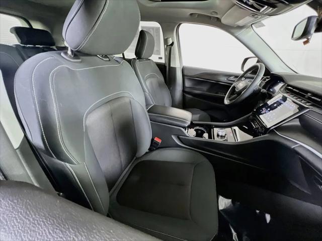 2023 Jeep Grand Cherokee Laredo 4x4