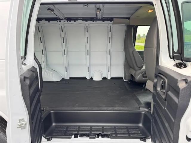 2026 GMC Savana Cargo 2500 Regular Wheelbase, Work Van, RWD