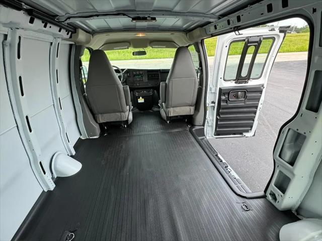 2026 GMC Savana Cargo 2500 Regular Wheelbase, Work Van, RWD