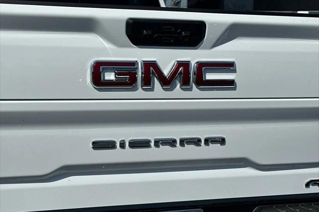 2026 GMC Sierra 2500HD Crew Cab, Standard Bed, AT4, 4WD