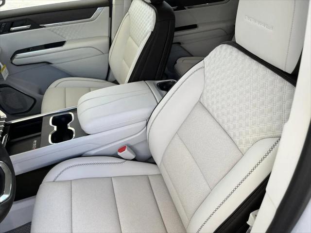 2026 GMC Acadia Denali FWD