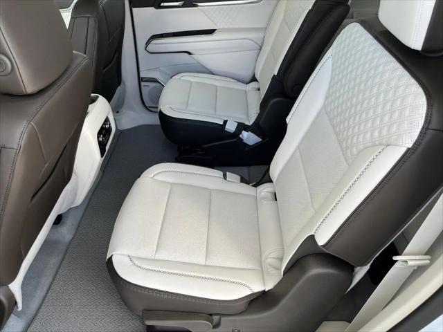 2026 GMC Acadia Denali FWD