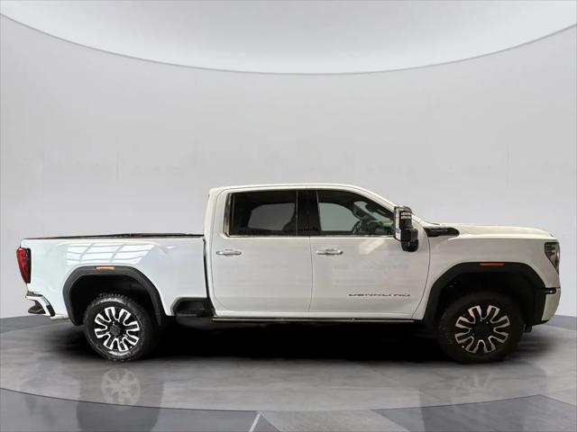 2026 GMC Sierra 2500HD Crew Cab, Standard Bed, Denali Ultimate, 4WD