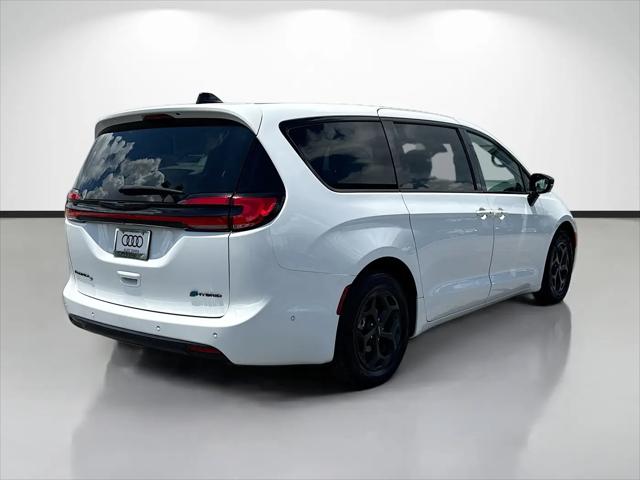 2024 Chrysler Pacifica Hybrid S Appearance Pkg