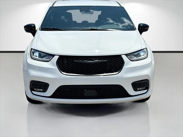 2024 Chrysler Pacifica Hybrid S Appearance Pkg