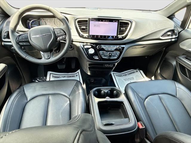 2024 Chrysler Pacifica Hybrid S Appearance Pkg