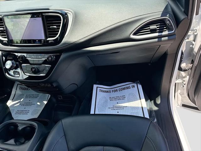 2024 Chrysler Pacifica Hybrid S Appearance Pkg