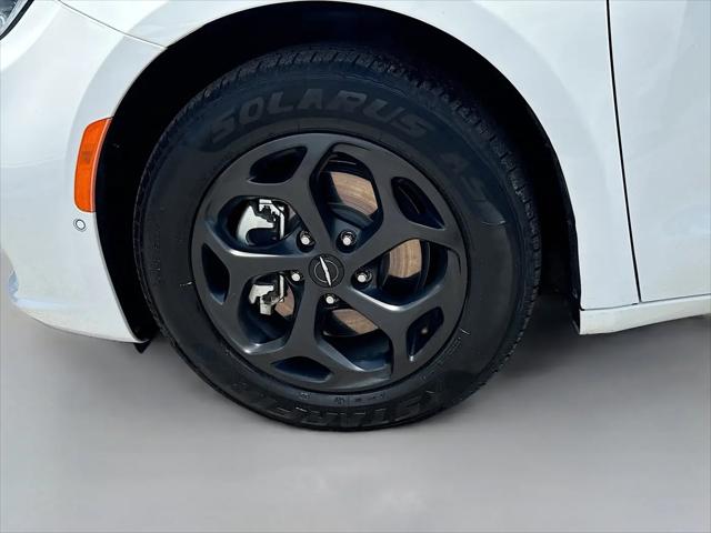 2024 Chrysler Pacifica Hybrid S Appearance Pkg