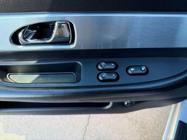2004 Ford Thunderbird Base