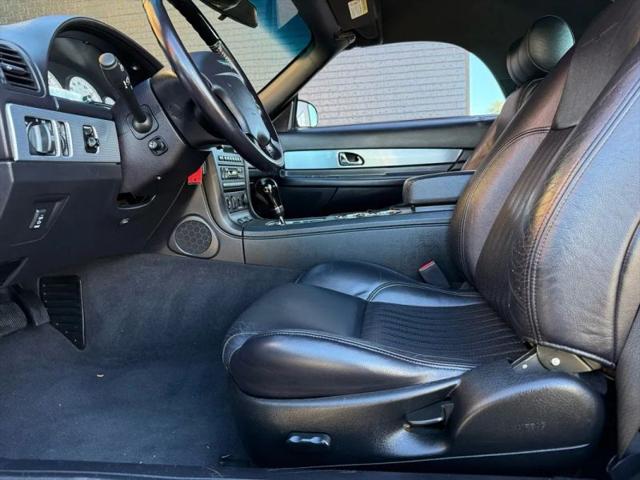 2004 Ford Thunderbird Base