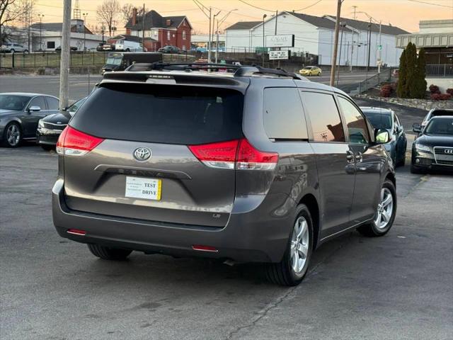 2014 Toyota Sienna LE V6 7 Passenger Mobility