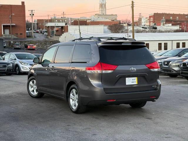 2014 Toyota Sienna LE V6 7 Passenger Mobility