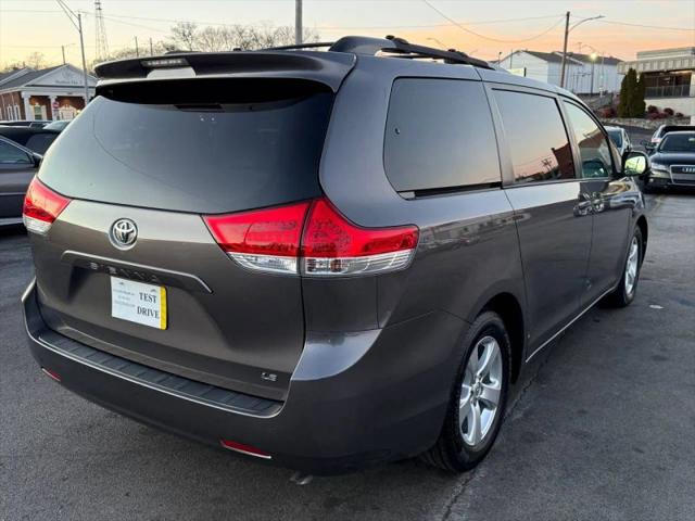 2014 Toyota Sienna LE V6 7 Passenger Mobility