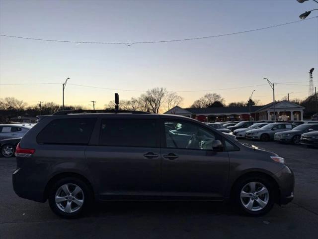 2014 Toyota Sienna LE V6 7 Passenger Mobility