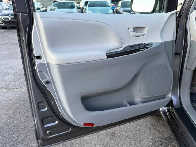 2014 Toyota Sienna LE V6 7 Passenger Mobility