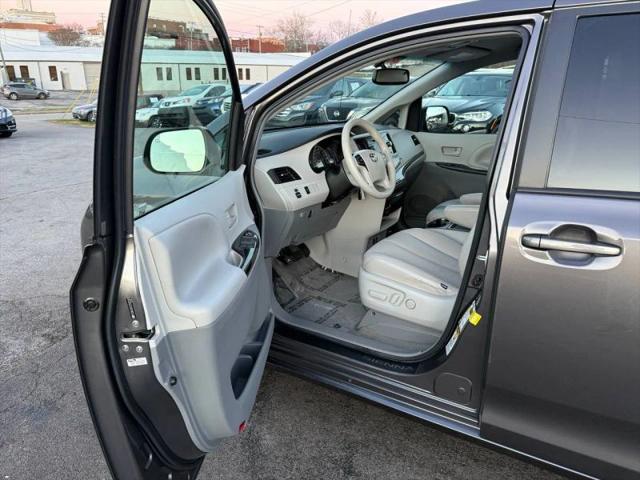 2014 Toyota Sienna LE V6 7 Passenger Mobility