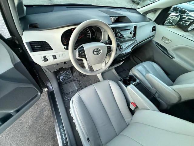 2014 Toyota Sienna LE V6 7 Passenger Mobility