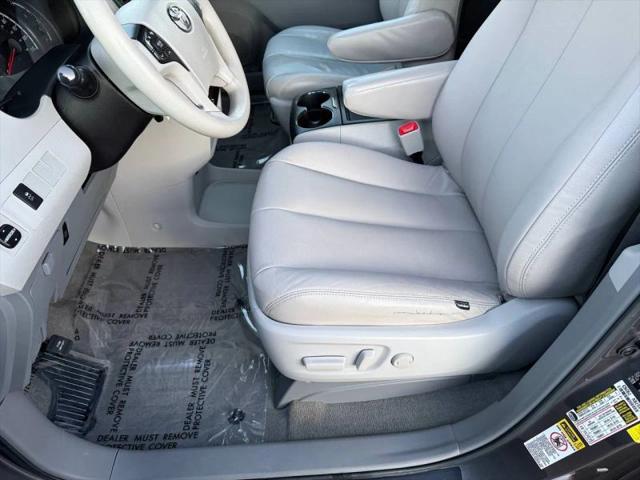 2014 Toyota Sienna LE V6 7 Passenger Mobility