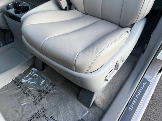 2014 Toyota Sienna LE V6 7 Passenger Mobility