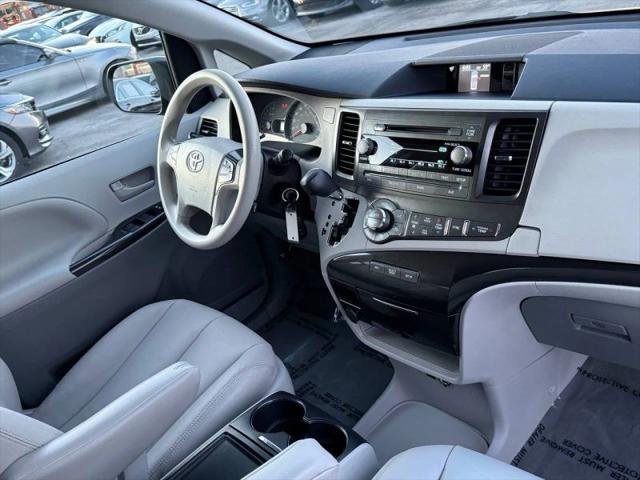 2014 Toyota Sienna LE V6 7 Passenger Mobility