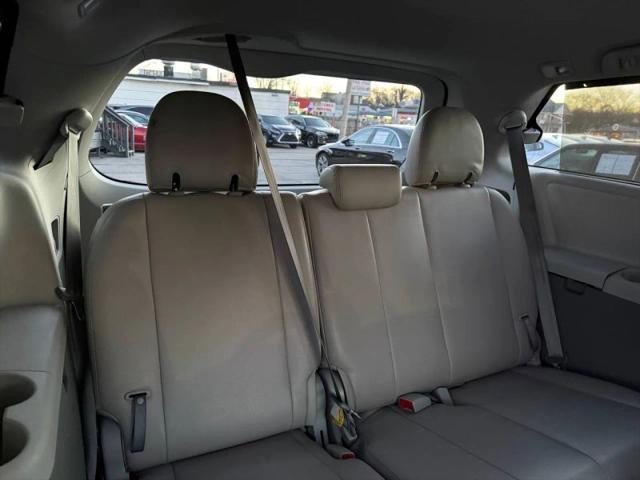 2014 Toyota Sienna LE V6 7 Passenger Mobility