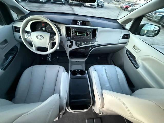 2014 Toyota Sienna LE V6 7 Passenger Mobility