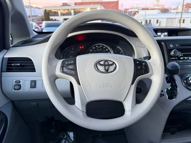 2014 Toyota Sienna LE V6 7 Passenger Mobility