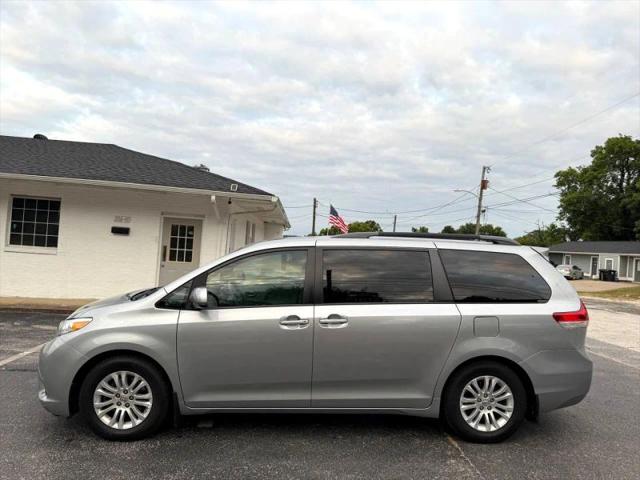 2013 Toyota Sienna XLE V6 8 Passenger