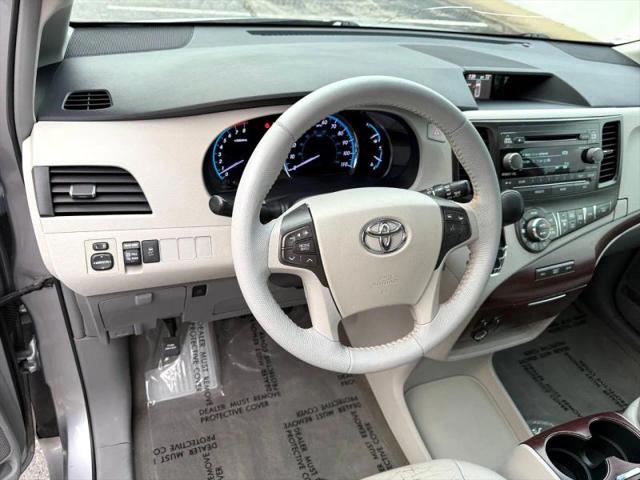 2013 Toyota Sienna XLE V6 8 Passenger