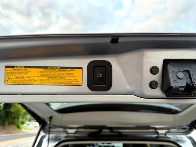 2013 Toyota Sienna XLE V6 8 Passenger